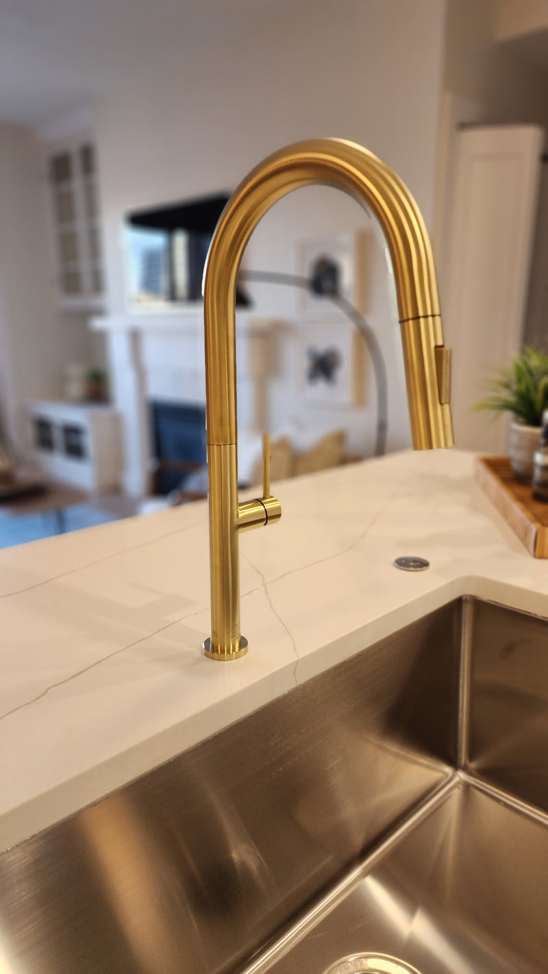 Pearl LENNOX II Pull-Down Dual Spray Kitchen Faucet Ferreira Gold GBF816B-FG
