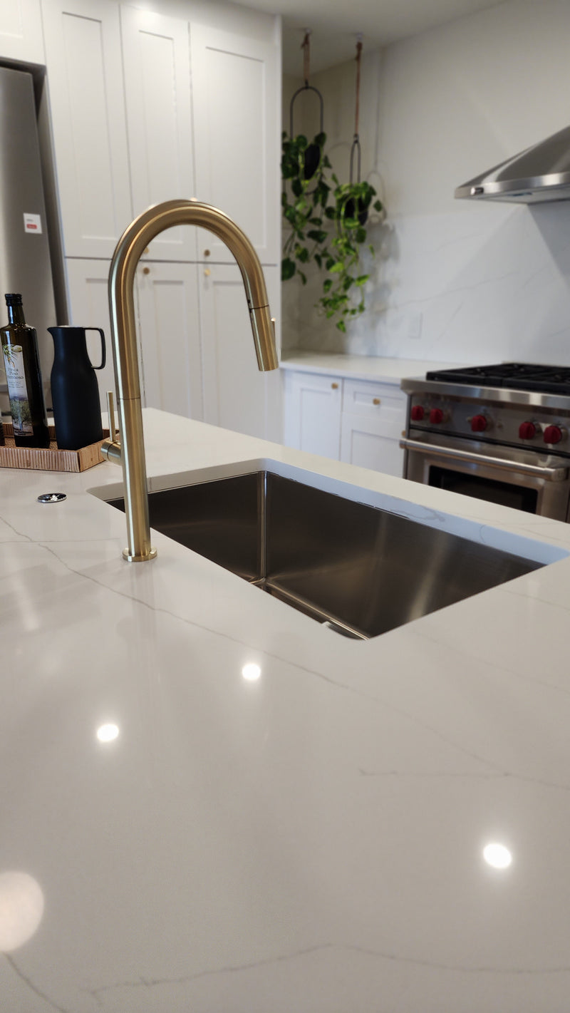 Pearl LENNOX II Pull-Down Dual Spray Kitchen Faucet Ferreira Gold GBF816B-FG